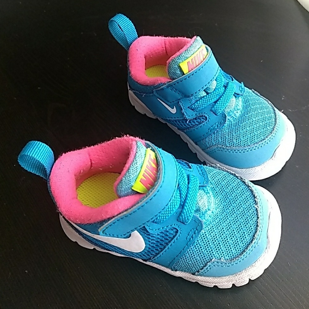 Toddler Nike sneakers